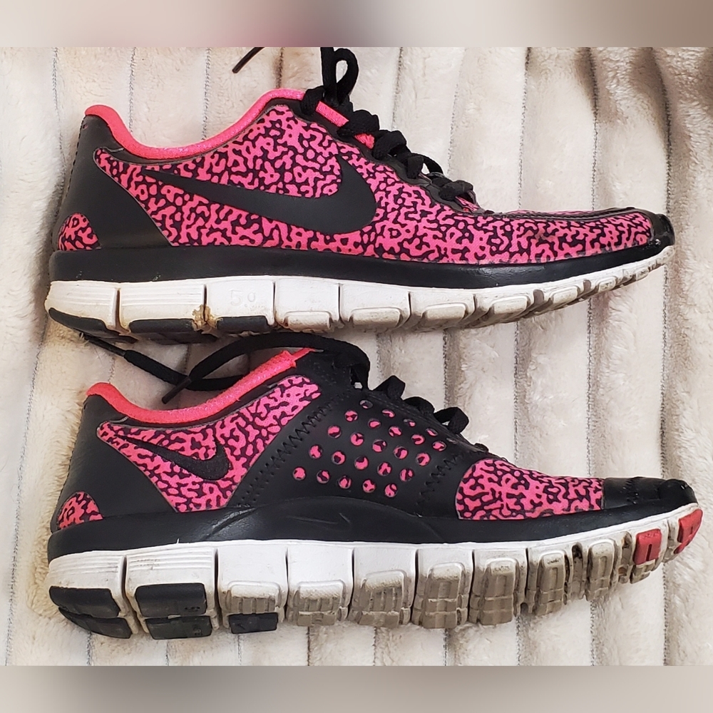 NIKE FREE 5.0 V4 - BLACK/PINK